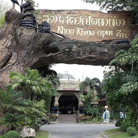 Sriracha Hotel And Spa Ban Huai Yai Phrom Ngoại thất bức ảnh